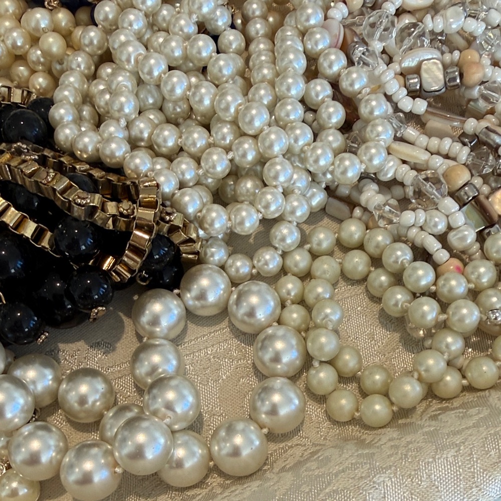 Elegant Pearl and Bead Jewelry Collection #153 - Picture 4 of 13